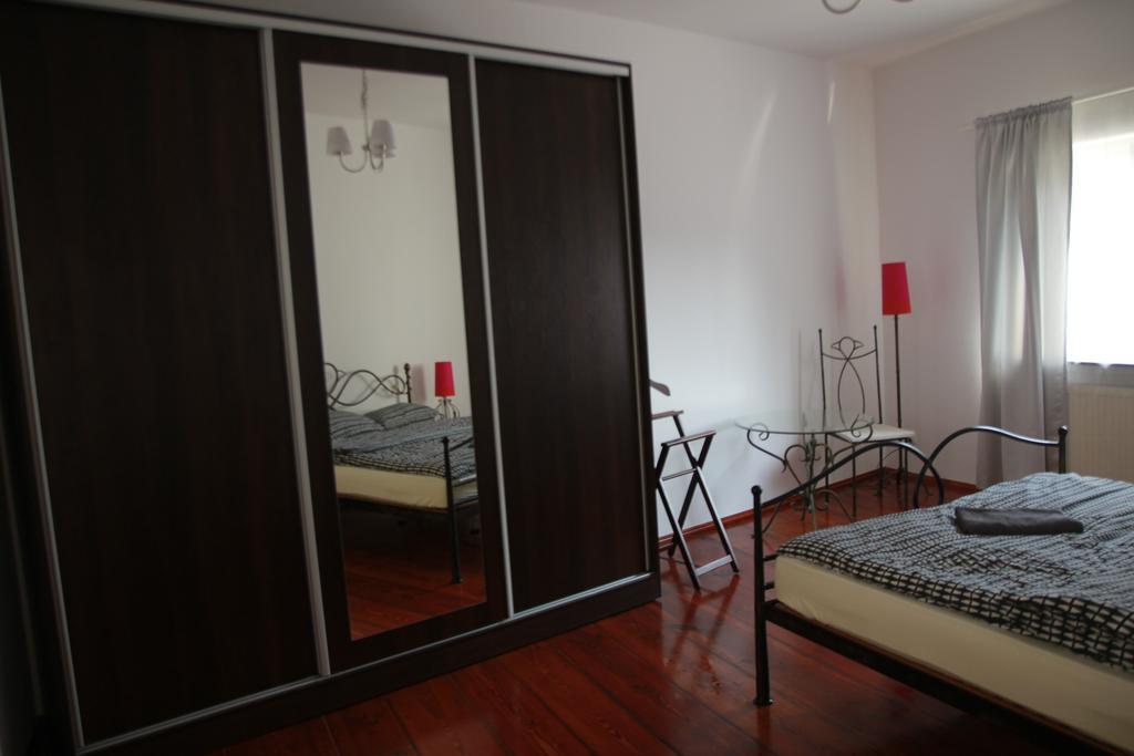 M&M Centrum Apartments بوزنان المظهر الخارجي الصورة